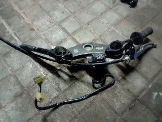 Parte delantera Yamaha R6 2002