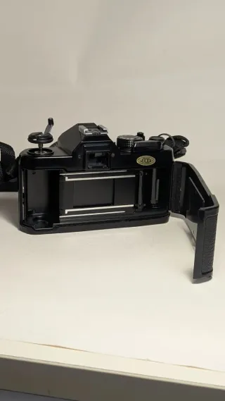 Yashica FX-3 Super 2000 + 28mm 2.8