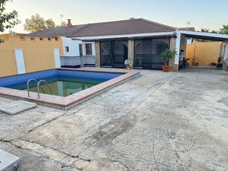 Casa rural en venta en La Hacienda - Nueva Andalucía en Dos Hermanas