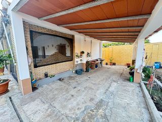 Casa rural en venta en La Hacienda - Nueva Andalucía en Dos Hermanas