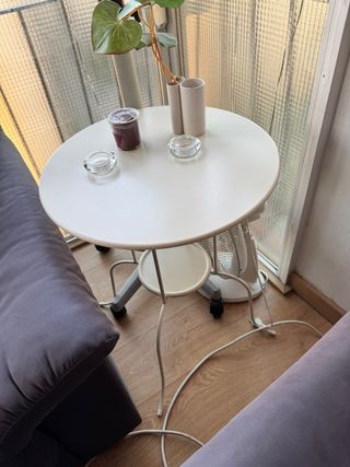Mesa auxiliar IKEA blanca
