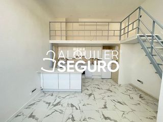 Piso en alquiler en Los Cármenes en Madrid