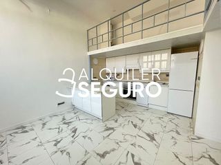 Piso en alquiler en Los Cármenes en Madrid