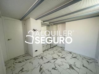 Piso en alquiler en Los Cármenes en Madrid