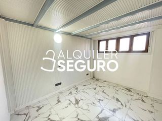 Piso en alquiler en Los Cármenes en Madrid