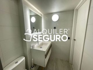 Piso en alquiler en Los Cármenes en Madrid