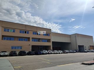 Nave industrial en alquiler en Avda. Cataluña en Zaragoza