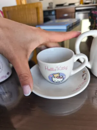 Juego de porcelana Hello Kitty