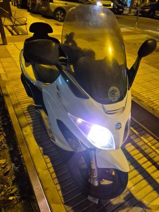 Piaggio X Evo 125