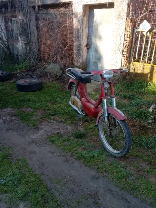 Moped Rojo