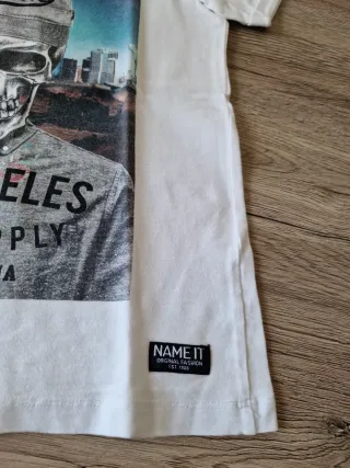 T-shirt Name It con stampa teschio 7/8 anni