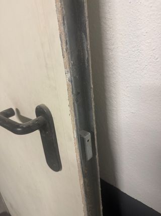 Puerta de trastero metálica