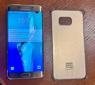 Samsung Galaxy S6 Edge+ Dorado con funda Samsung