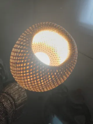 Lámpara de pie bambú y metal