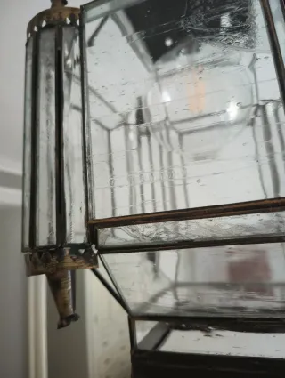 Lámpara colgante de metal y cristal