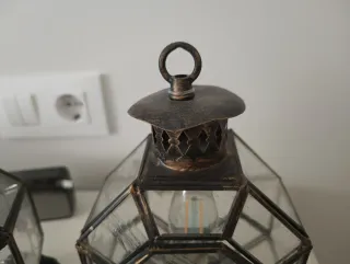 Lámpara colgante de metal y cristal