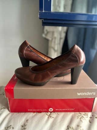 Zapatos Wonders piel tacón talla 38