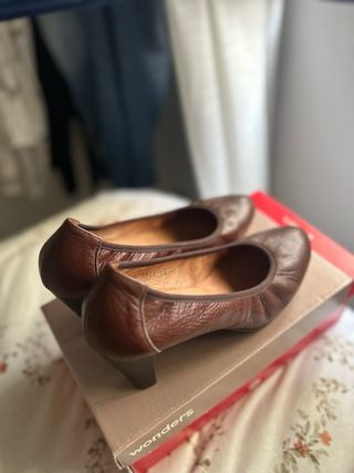 Zapatos Wonders piel tacón talla 38