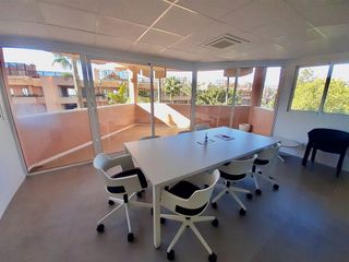 Local comercial en alquiler en Los Naranjos - Las Brisas en Marbella