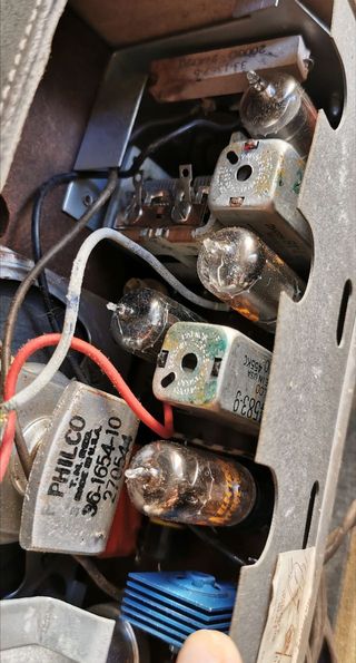 RARO 1958 PHILCO Radio Válvulas Portátil a Pilas