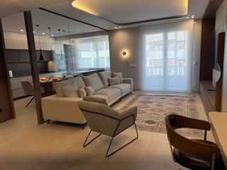 Piso en alquiler en Plaza España - Villa Pilar - Reyes Católicos - Vadillos en Burgos