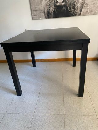Mesa extensible de madera negra