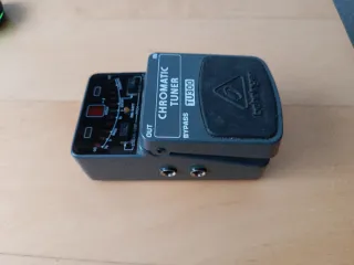 Pedal Afinador Behringer TU300 Cromático