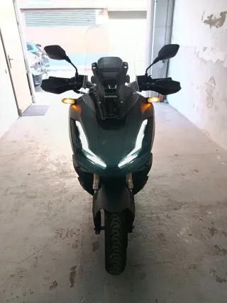 Honda ADV 350 Scooter Maxi-Scooter Negra