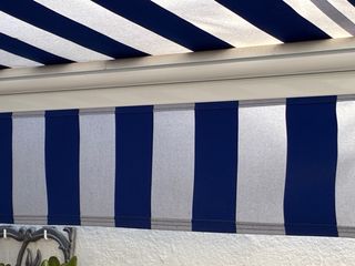 Toldo impermeable rayas azul y blanco