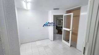 Local comercial en venta en Santa Marina - La Paz en Badajoz