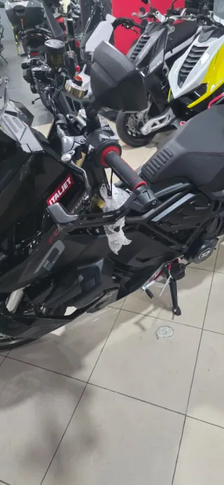 Italjet Dragster 700 edición limitada Negra y Roja