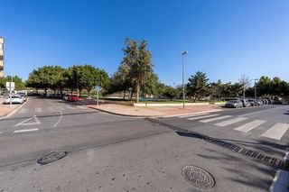 Local comercial en venta en Los Molinos - Villa Blanca en Almería