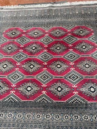 Tappeto originale con motivi geometrici