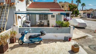 Casa adosada en venta en La Siesta - El Salado - Torreta en Torrevieja