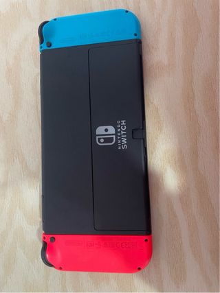 Nintendo Switch + 4 Juegos y Funda
