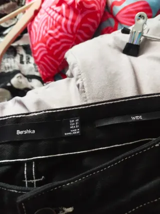 Pantalones cargo anchos Bershka negros