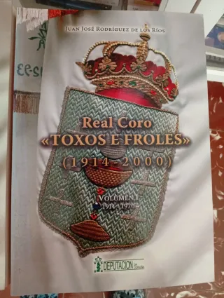 Dos libros del Real Coro "toxos e froles"