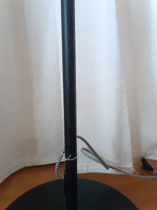 Lámpara de pie IKEA Ranarp Negra y Dorada