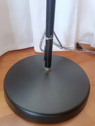 Lámpara de pie IKEA Ranarp Negra y Dorada