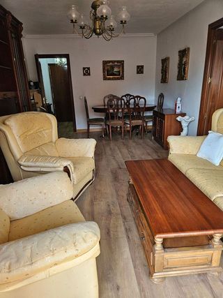 Piso en alquiler en Reyes en Parla