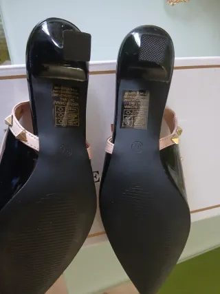 Scarpe con tacco e borchie