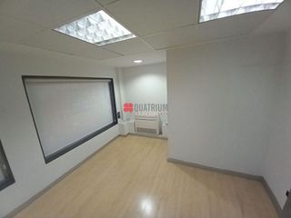 Local comercial en alquiler en Ensanche - Sar en Santiago de Compostela
