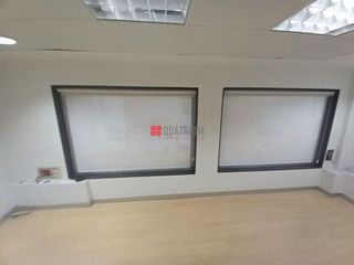 Local comercial en alquiler en Ensanche - Sar en Santiago de Compostela