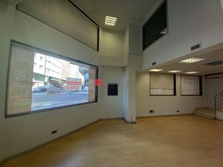 Local comercial en alquiler en Ensanche - Sar en Santiago de Compostela