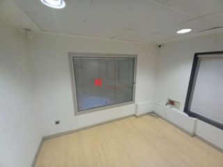 Local comercial en alquiler en Ensanche - Sar en Santiago de Compostela