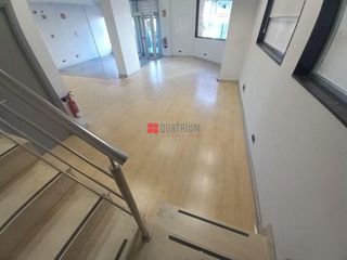 Local comercial en alquiler en Ensanche - Sar en Santiago de Compostela