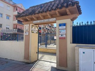 Local comercial en venta en Puerto - Plaza de Toros en Estepona