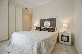 Piso en alquiler en Los Naranjos - Las Brisas en Marbella