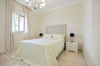 Piso en alquiler en Los Naranjos - Las Brisas en Marbella