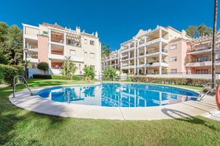 Piso en alquiler en Los Naranjos - Las Brisas en Marbella